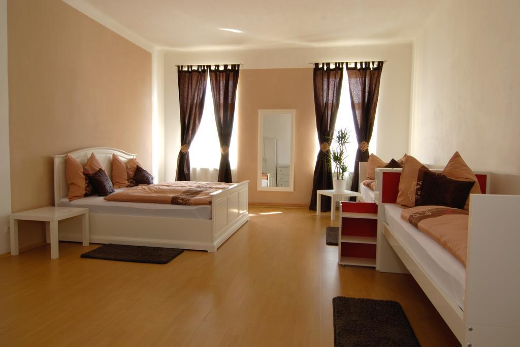 Fontana Pizzeria - Pension Ceske Budejovice Room photo