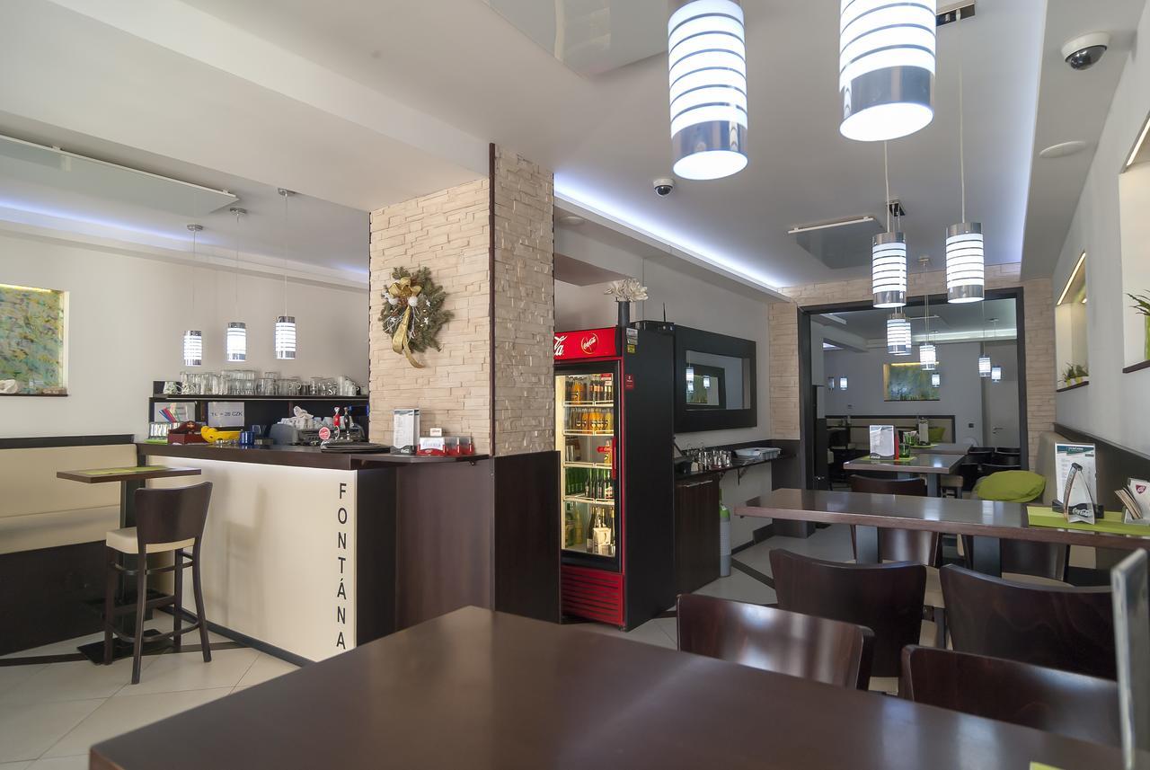 Fontana Pizzeria - Pension Ceske Budejovice Exterior photo